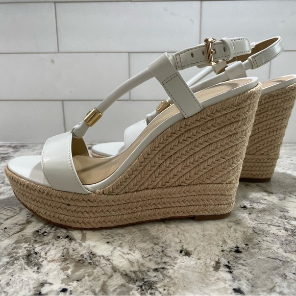 BRAND NEW-IN BOX Michael Kors Annie wedges in Optic White- size 8 - Picture 5 of 9